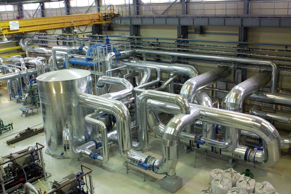 Изолировщики на термоизоляции - тепловая изоляция трубопроводов и оборудования